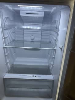 Haier 221l deals fridge freezer