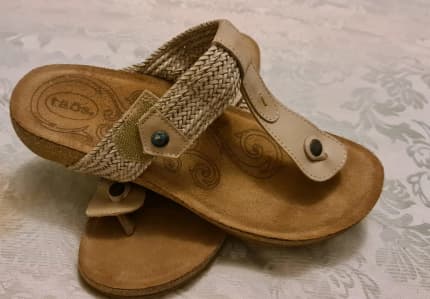 Taos hot sale lucy sandals