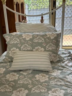 White Single Brass Bed - includes all bedding - Girls, Beds, Gumtree  Australia Moreland Area - Glenroy