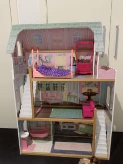 Barbie house under discount $50