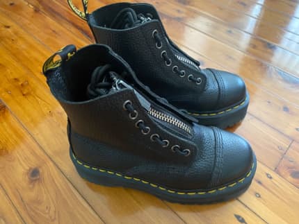 Dr martens clearance sinclair uk 4