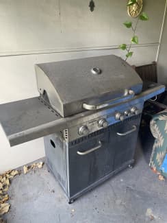 Jumbuck 4 burner hooded stardom bbq with side outlet burner