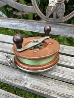 Rare Vintage wooden brass Alvy 725/C22/7 fishing reel