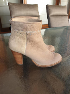 9.5 wide womens boots