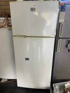 kelvinator 420l fridge