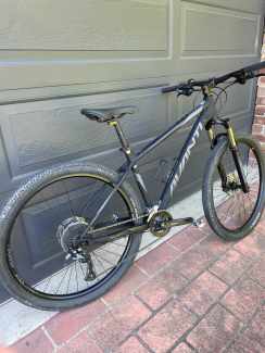 Avanti Montari LE black mountain bike Men s Bicycles in St Ives Chase NSW Gumtree Australia