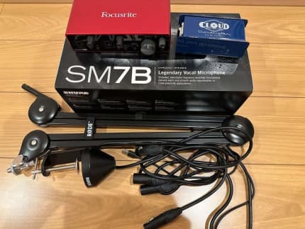 Elgato Wave Mic Arm LP + Shure SM7B