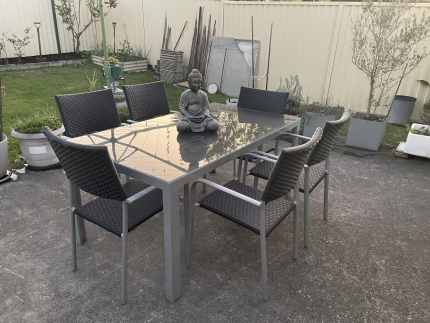 very garden dining set