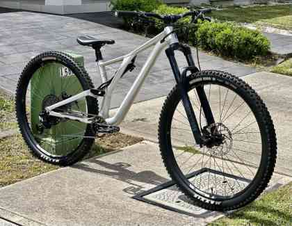 Specialized Stumpjumper EVO Comp Men s Bicycles in North St Marys NSW Gumtree Australia