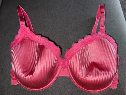 Pink Candy striper Fine Lines Bra 14E Socks Underwear