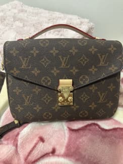 Louis Vuitton Alma BB in Noir, Women's Fashion, Bags & Wallets, Cross-body  Bags on Carousell