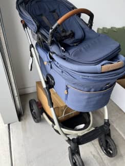 Second hand redsbaby store pram