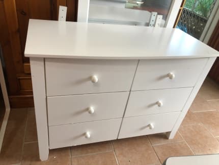 White deals drawers gumtree