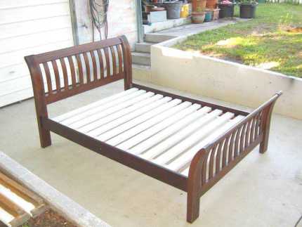 Gumtree queen deals bed frame