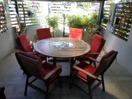 Gumtree outdoor dining online table