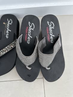 3 x pair Skechers Yoga Foam Slip-On Thong Flip Flop Rhinestone, Women's  Shoes, Gumtree Australia Brisbane North East - Hamilton