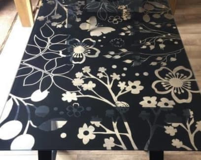 Ikea vika deals glasholm glass desk