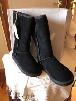 ugg leather boots size 7