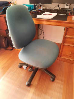 Gumtree desk deals chairs