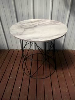 wooden dining table round shape