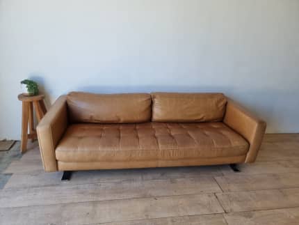 Tan leather deals couch freedom