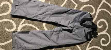 womens size 8 pants in men's