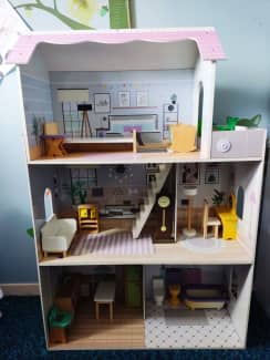 Wooden dolls house best sale gumtree