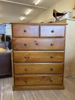 Gumtree tallboy chest of fashion drawers