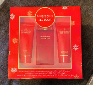 Red door gift cheap pack