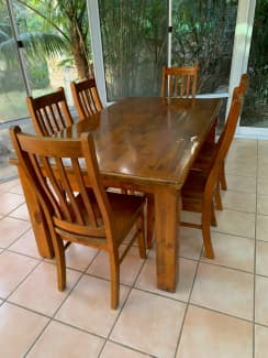 solid wood dining table gumtree