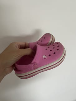 Size best sale c7 crocs