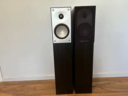 Floor standing best sale speakers gumtree