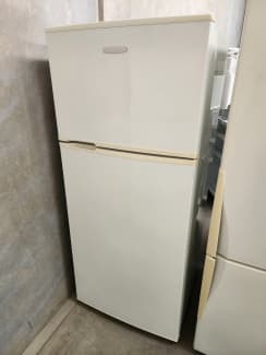 kelvinator 420l fridge