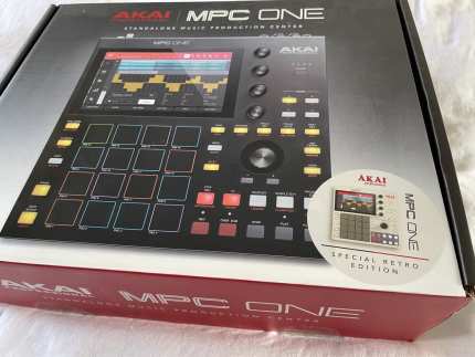 AKAI MPC ONE 破く Retro サンプラー