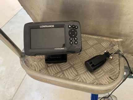 NEAR NEW LOWRANCE SOUNDER, Boat Accessories & Parts