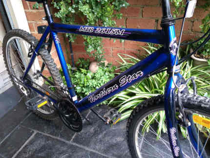 hybrid bike 26 inch