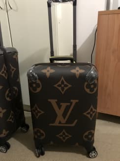 Beautiful luxury travel set, Bags