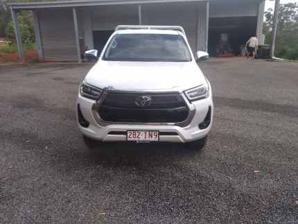 2023 TOYOTA HILUX SR5 (4x4) 6 SP AUTOMATIC DOUBLE C/CHAS Tinaroo Tablelands Preview