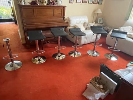 Bar chairs online gumtree