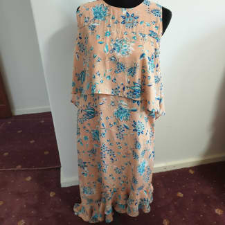 Table clearance eight dresses