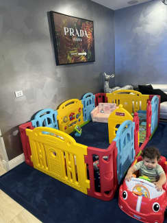 Dwinguler large kid's castle hot sale playpen