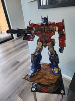 Premium Masterline Transformers Generations I Optimus Prime