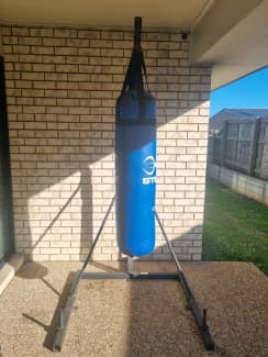 sting boxing bag and stand