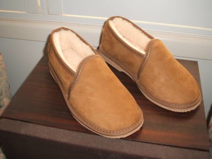 ugg slippers size 8 mens