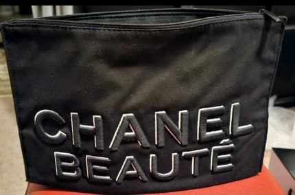 CHANEL AUTHENTIC X-LARGE MAKE-UP BAG