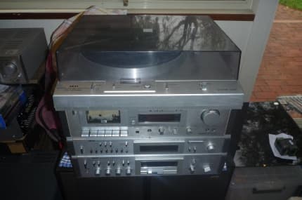 stereo tuner plus.. cassette deck turntable Akai Akai stack sound system with amp 