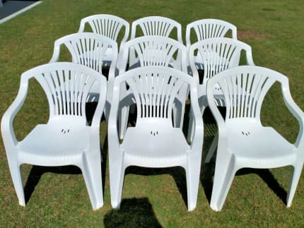 Gumtree 2025 plastic chairs