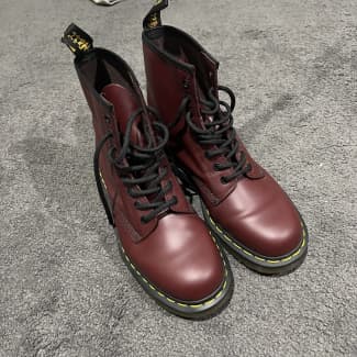 Dr martens hotsell cherry red australia