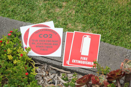 Set fire extinguisher wall signs NEW