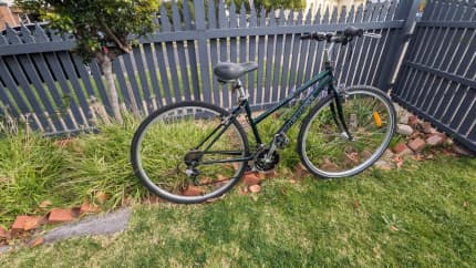 mongoose ladies hybrid bike